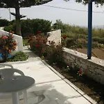 Flora's Apollon (Naxos)