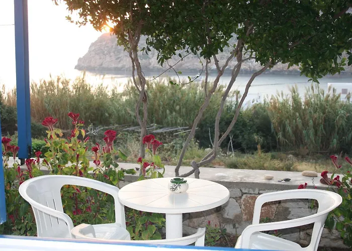 Flora's Apollon (Naxos)