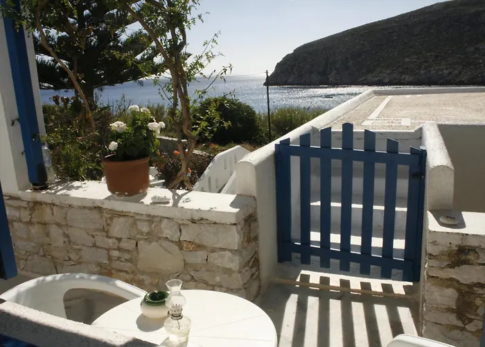 Flora's Apollon (Naxos)