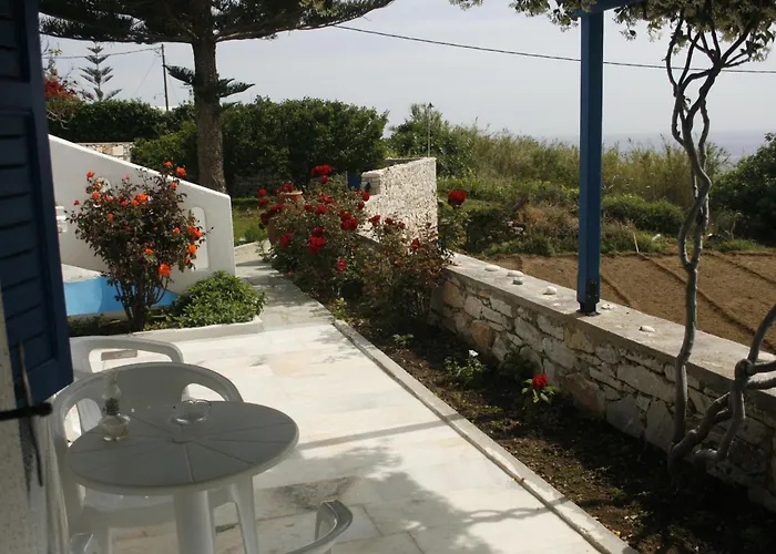 Flora's Apollon (Naxos)