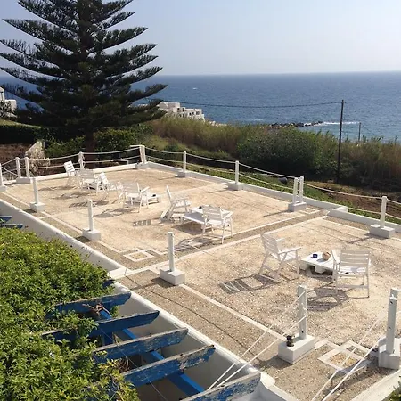 Daire Flora's Apollon (Naxos)